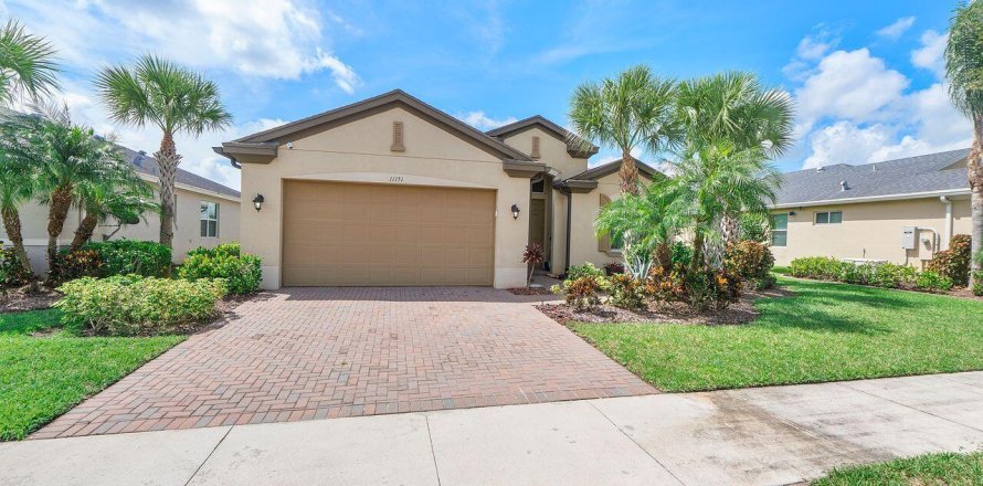 Casa en Port St. Lucie, Florida 3 dormitorios, 189.43 m2 № 2351128