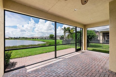 Casa en venta en Port St. Lucie, Florida, 3 dormitorios, 189.43 m2 № 2351128 - foto 4