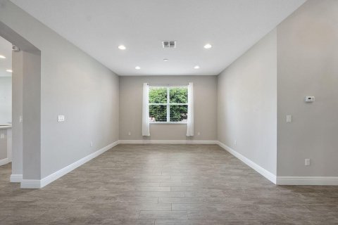 Casa en venta en Port St. Lucie, Florida, 3 dormitorios, 189.43 m2 № 2351128 - foto 15