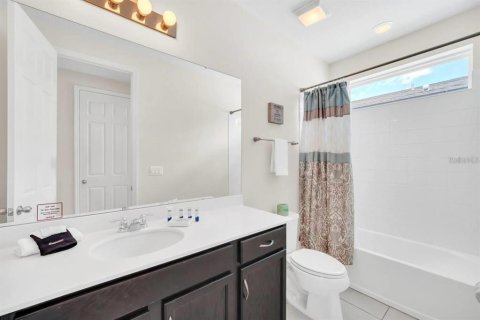Villa ou maison à louer à Kissimmee, Floride: 7 chambres, 315.96 m2 № 2425806 - photo 28