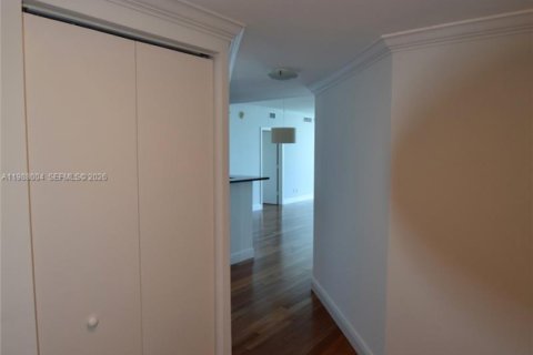 Condo in Miami, Florida, 3 bedrooms  № 2053055 - photo 3