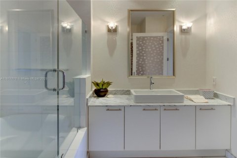 Condominio en venta en Miami Beach, Florida, 1 dormitorio, 89.74 m2 № 1774572 - foto 12