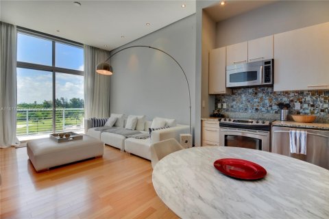 Condominio en venta en Miami Beach, Florida, 1 dormitorio, 89.74 m2 № 1774572 - foto 1