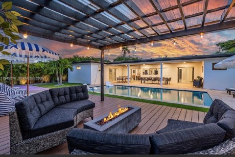 Villa ou maison à vendre à Hollywood, Floride: 6 chambres № 2005198 - photo 6