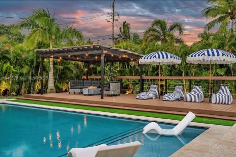 Villa ou maison à Hollywood, Floride 6 chambres № 2005198
