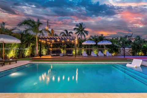 Villa ou maison à vendre à Hollywood, Floride: 6 chambres № 2005198 - photo 3