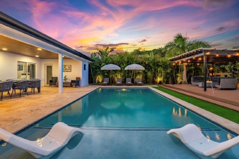 Villa ou maison à vendre à Hollywood, Floride: 6 chambres № 2005198 - photo 2