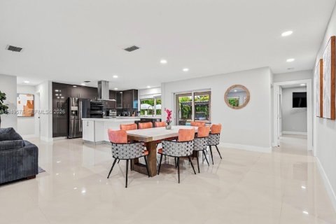 Villa ou maison à vendre à Hollywood, Floride: 6 chambres № 2005198 - photo 30