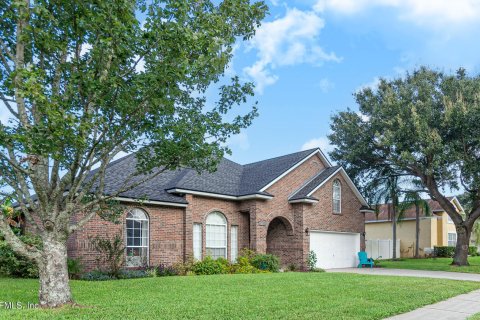 House in Jacksonville, Florida 5 bedrooms, 236.34 sq.m. № 774366 - photo 1