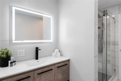 Villa ou maison à vendre à Fort Lauderdale, Floride: 5 chambres, 232.26 m2 № 2023757 - photo 21