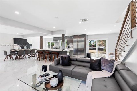 Villa ou maison à vendre à Fort Lauderdale, Floride: 5 chambres, 232.26 m2 № 2023757 - photo 5