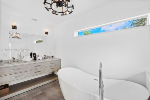 Villa ou maison à vendre à Fort Lauderdale, Floride: 5 chambres, 232.26 m2 № 2023757 - photo 16