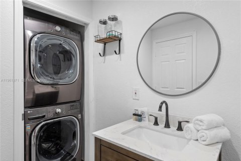 Villa ou maison à vendre à Fort Lauderdale, Floride: 5 chambres, 232.26 m2 № 2023757 - photo 23