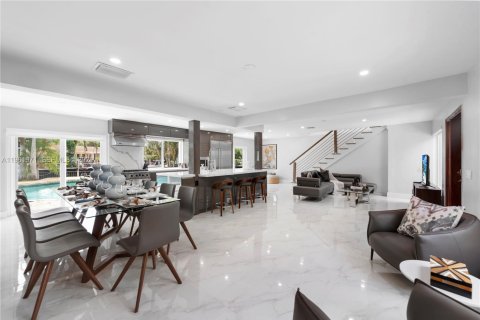 Villa ou maison à vendre à Fort Lauderdale, Floride: 5 chambres, 232.26 m2 № 2023757 - photo 4