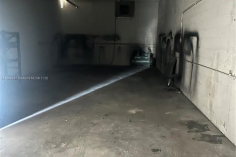 Commercial property in Hialeah, Florida № 1897543 - photo 19