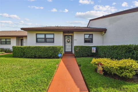 Casa en venta en Port Richey, Florida, 2 dormitorios, 123.19 m2 № 1773765 - foto 1