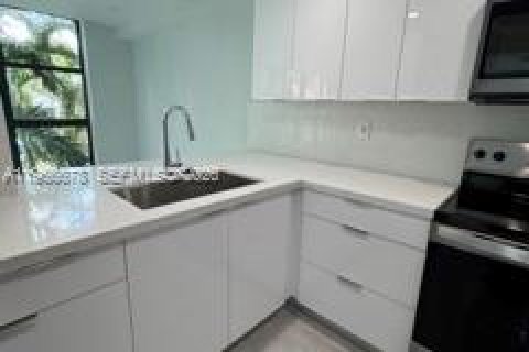 Кондоминиум с 1 спальней в Майами, Флорида № 2031405