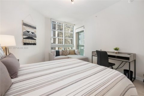Condo in Miami, Florida, 2 bedrooms  № 2040677 - photo 17
