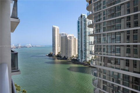 Condo in Miami, Florida, 2 bedrooms  № 2040677 - photo 24