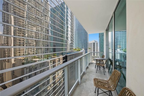 Condo in Miami, Florida, 2 bedrooms  № 2040677 - photo 21
