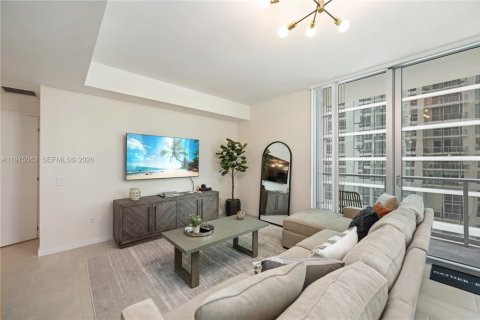 Condo in Miami, Florida, 2 bedrooms  № 2040677 - photo 7