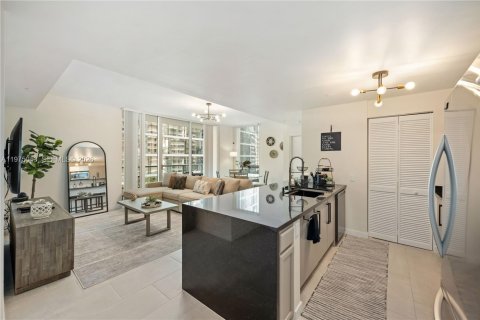 Condo in Miami, Florida, 2 bedrooms  № 2040677