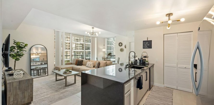 Condo in Miami, Florida, 2 bedrooms  № 2040677
