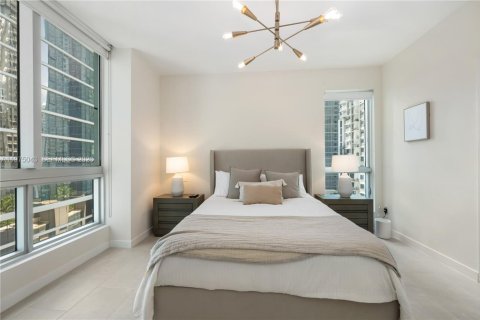 Condo in Miami, Florida, 2 bedrooms  № 2040677 - photo 11
