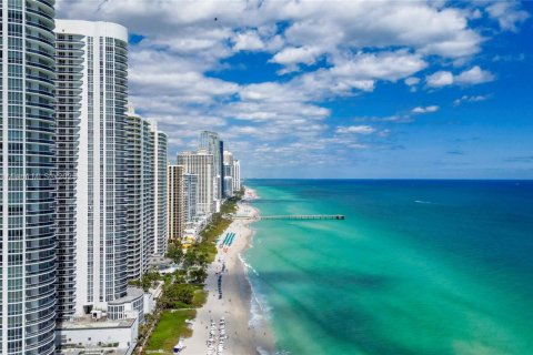 Condo in Sunny Isles Beach, Florida, 3 bedrooms  № 1635744 - photo 2