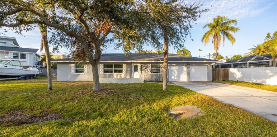 Casa en Palm Harbor, Florida 3 dormitorios, 133.97 m2 № 1534383