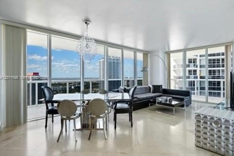 Condo in Hallandale Beach, Florida, 2 bedrooms № 2145759 - photo 4