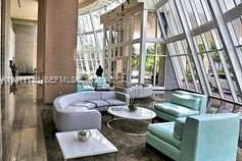 Condo in Hallandale Beach, Florida, 2 bedrooms № 2145759 - photo 17