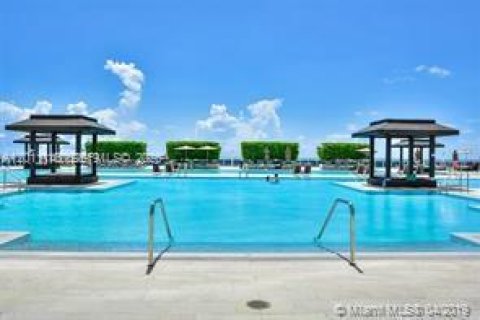 Condo in Hallandale Beach, Florida, 2 bedrooms № 2145759 - photo 20