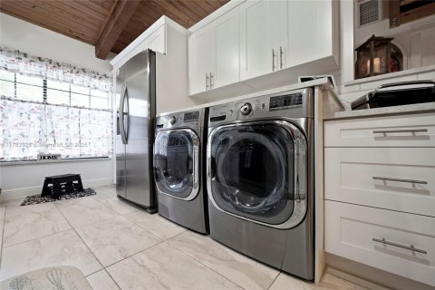 Casa en venta en Pembroke Pines, Florida, 2 dormitorios, 111.11 m2 № 1862959 - foto 10