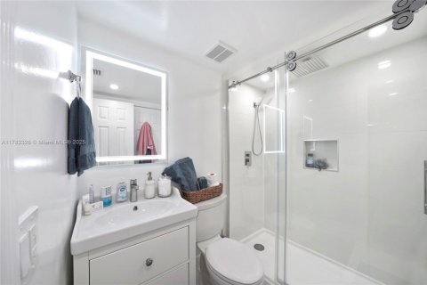 Casa en venta en Pembroke Pines, Florida, 2 dormitorios, 111.11 m2 № 1862959 - foto 21