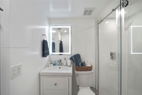 Casa en venta en Pembroke Pines, Florida, 2 dormitorios, 111.11 m2 № 1862959 - foto 20