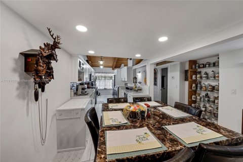 Casa en venta en Pembroke Pines, Florida, 2 dormitorios, 111.11 m2 № 1862959 - foto 13