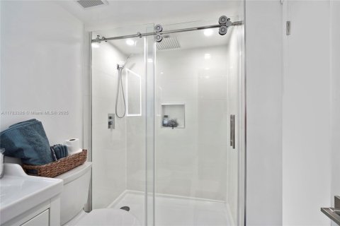 Casa en venta en Pembroke Pines, Florida, 2 dormitorios, 111.11 m2 № 1862959 - foto 22
