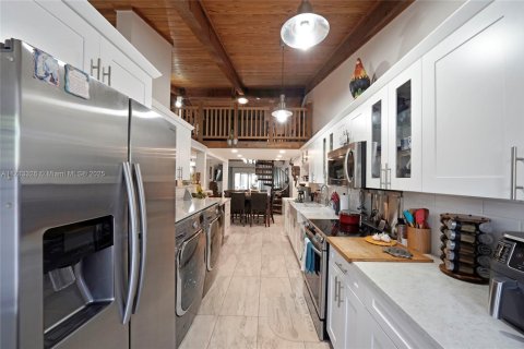 Casa en venta en Pembroke Pines, Florida, 2 dormitorios, 111.11 m2 № 1862959 - foto 7