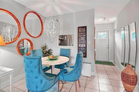 Condo in Lauderdale Lakes, Florida, 2 bedrooms  № 1707145 - photo 7