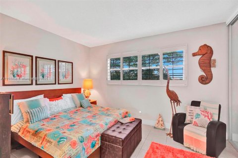 Condo in Lauderdale Lakes, Florida, 2 bedrooms  № 1707145 - photo 18