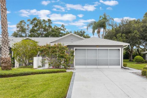 House in Leesburg, Florida 2 bedrooms, 120.12 sq.m. № 1906533 - photo 1