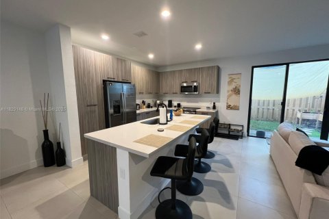 Touwnhouse à vendre à Miami, Floride: 3 chambres, 169.45 m2 № 1781636 - photo 16