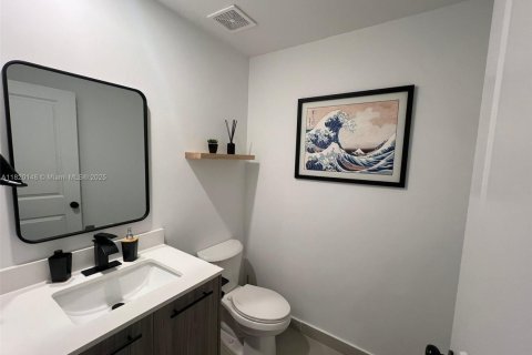 Touwnhouse à vendre à Miami, Floride: 3 chambres, 169.45 m2 № 1781636 - photo 8
