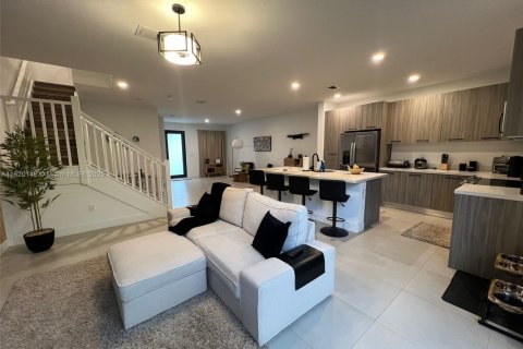 Touwnhouse à vendre à Miami, Floride: 3 chambres, 169.45 m2 № 1781636 - photo 4