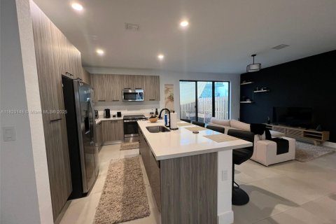 Touwnhouse à vendre à Miami, Floride: 3 chambres, 169.45 m2 № 1781636 - photo 5