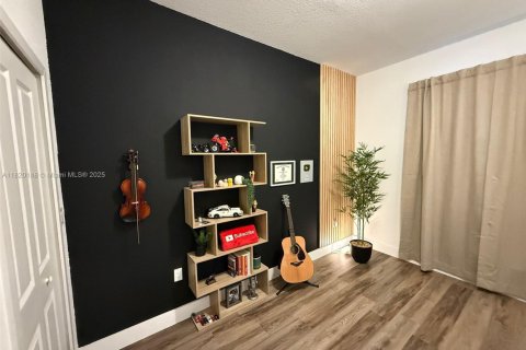 Touwnhouse à vendre à Miami, Floride: 3 chambres, 169.45 m2 № 1781636 - photo 23