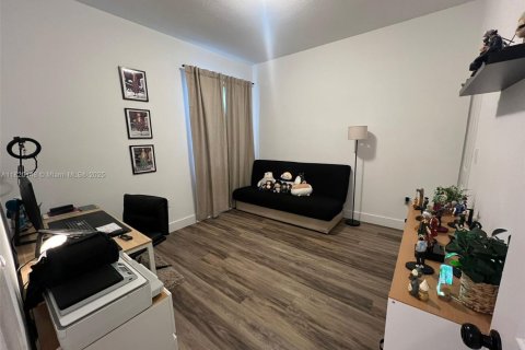 Touwnhouse à vendre à Miami, Floride: 3 chambres, 169.45 m2 № 1781636 - photo 21