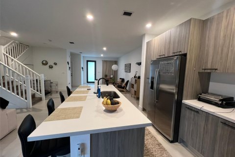 Touwnhouse à vendre à Miami, Floride: 3 chambres, 169.45 m2 № 1781636 - photo 6