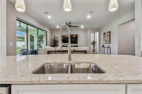 Casa en venta en Lutz, Florida, 4 dormitorios, 319.49 m2 № 1885736 - foto 12